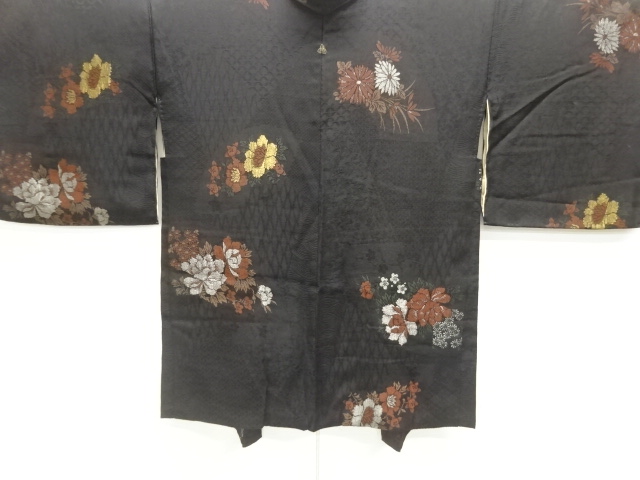 Taisho roman haori with woven pattern of flowers in brocade and lacquer